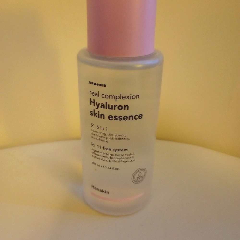 Hanskin Hyaluron Skin Essence